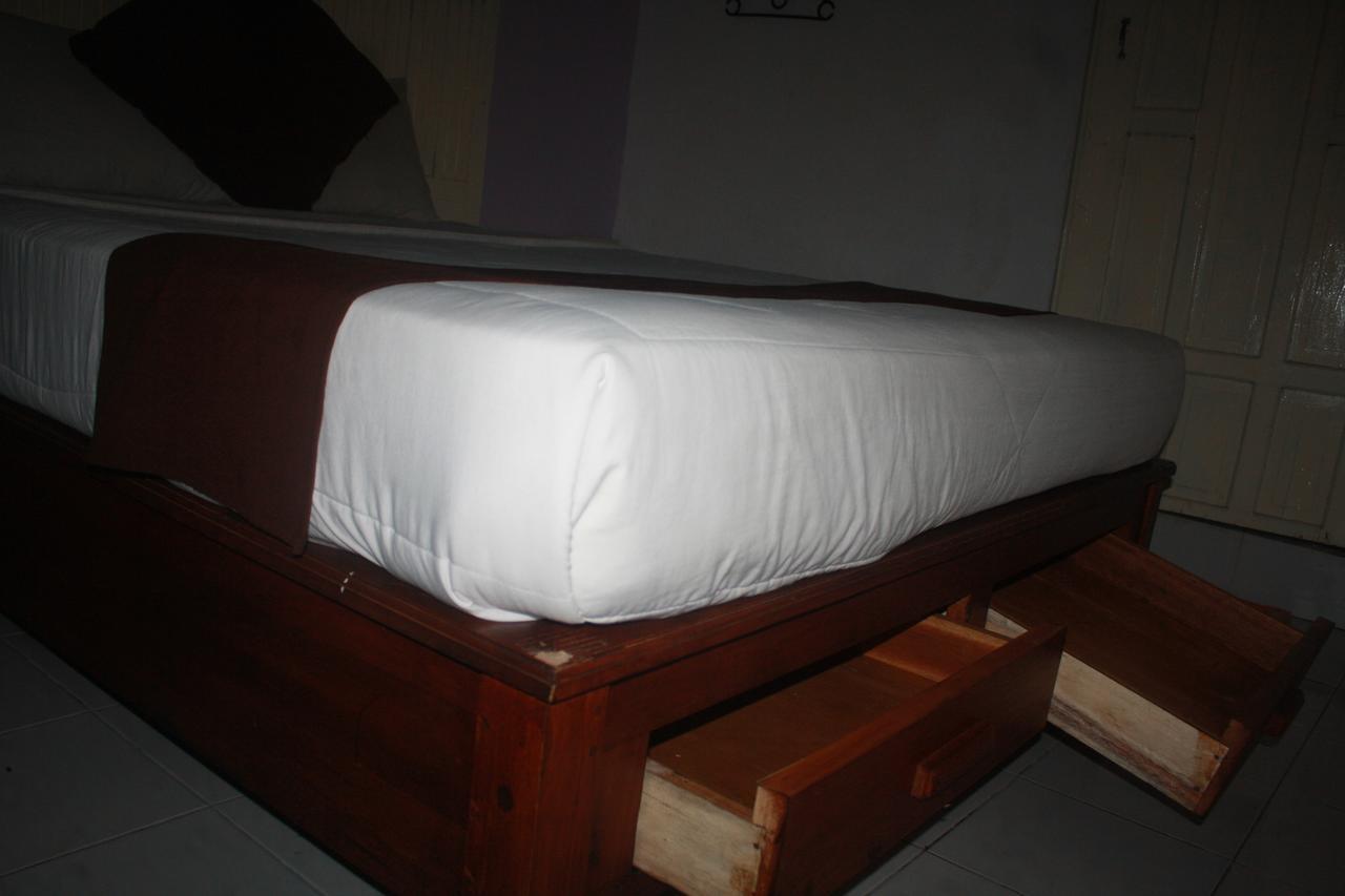 Gusti Homestay Kerobokan Exterior foto
